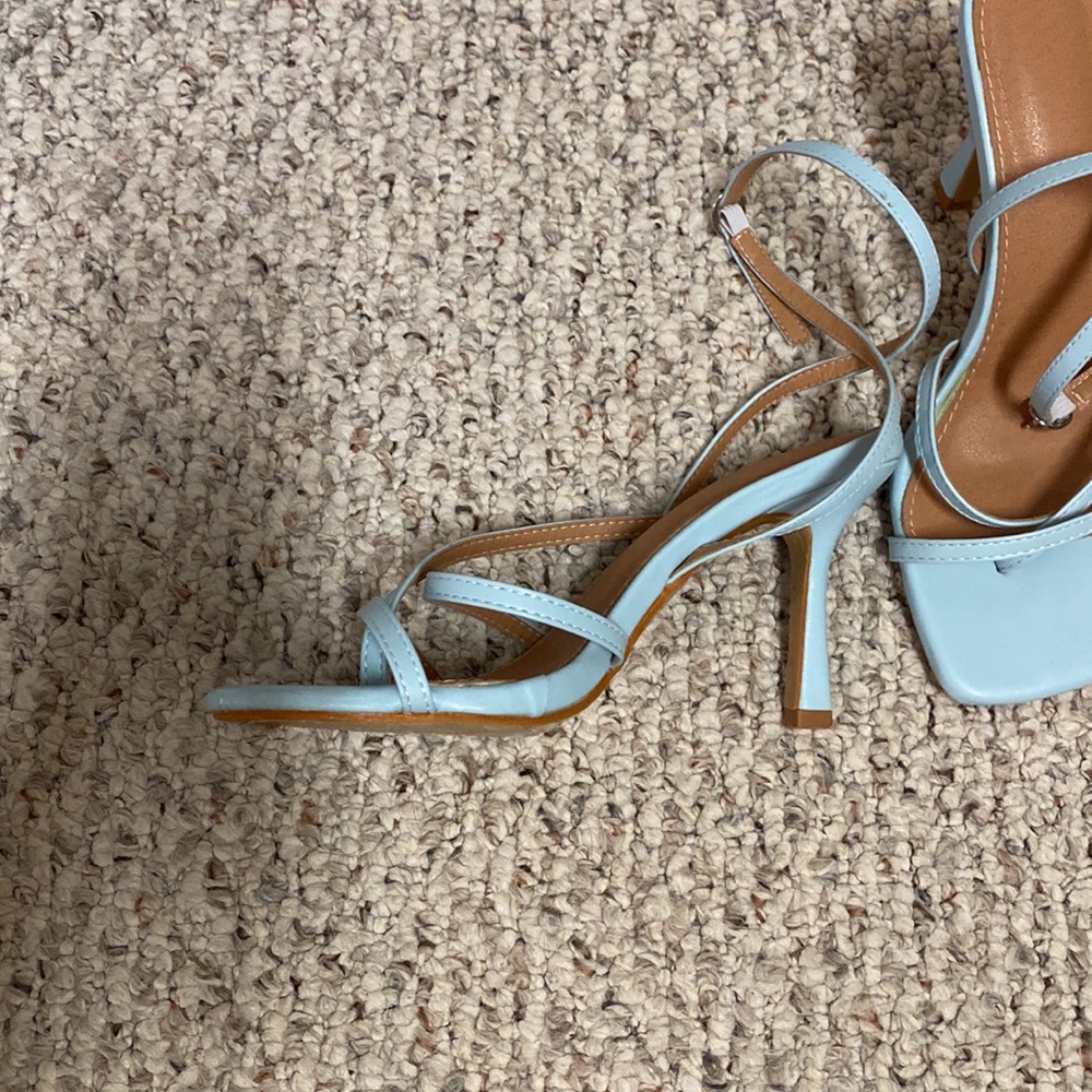 Powder blue kitten heels - Picture 3 of 3